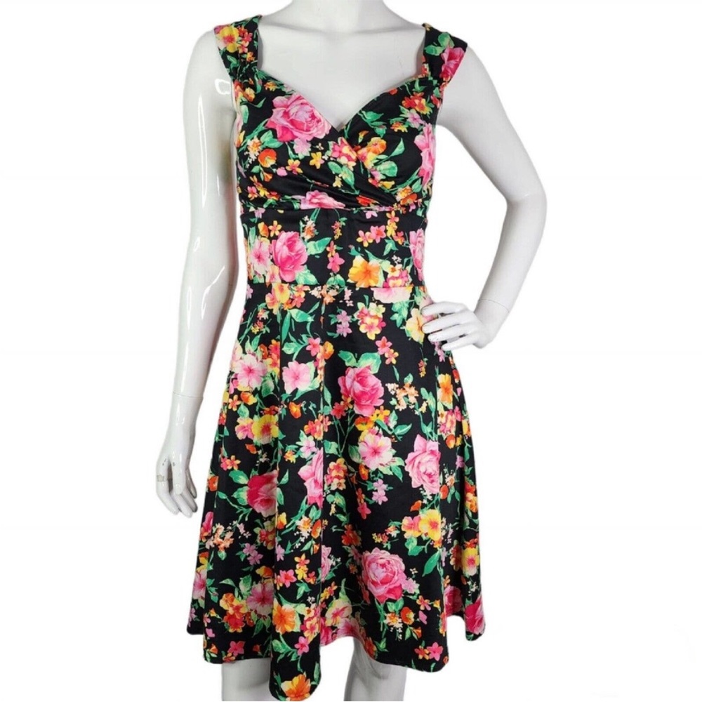 Rocksteady Vibrant Floral Sweetheart Neck Fit and Flare Dress Large